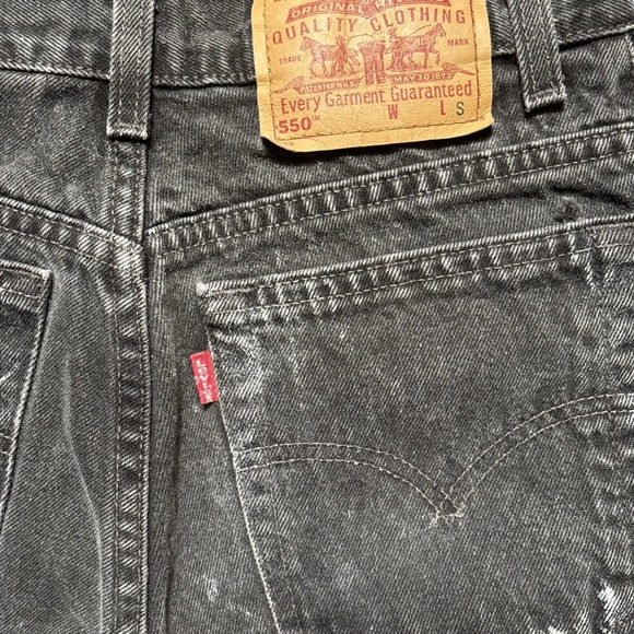 Levi's 90s Relaxed Fit Black Distressed Jean Shorts Vintage - 26 x 9” inseam - Picture 8 of 9